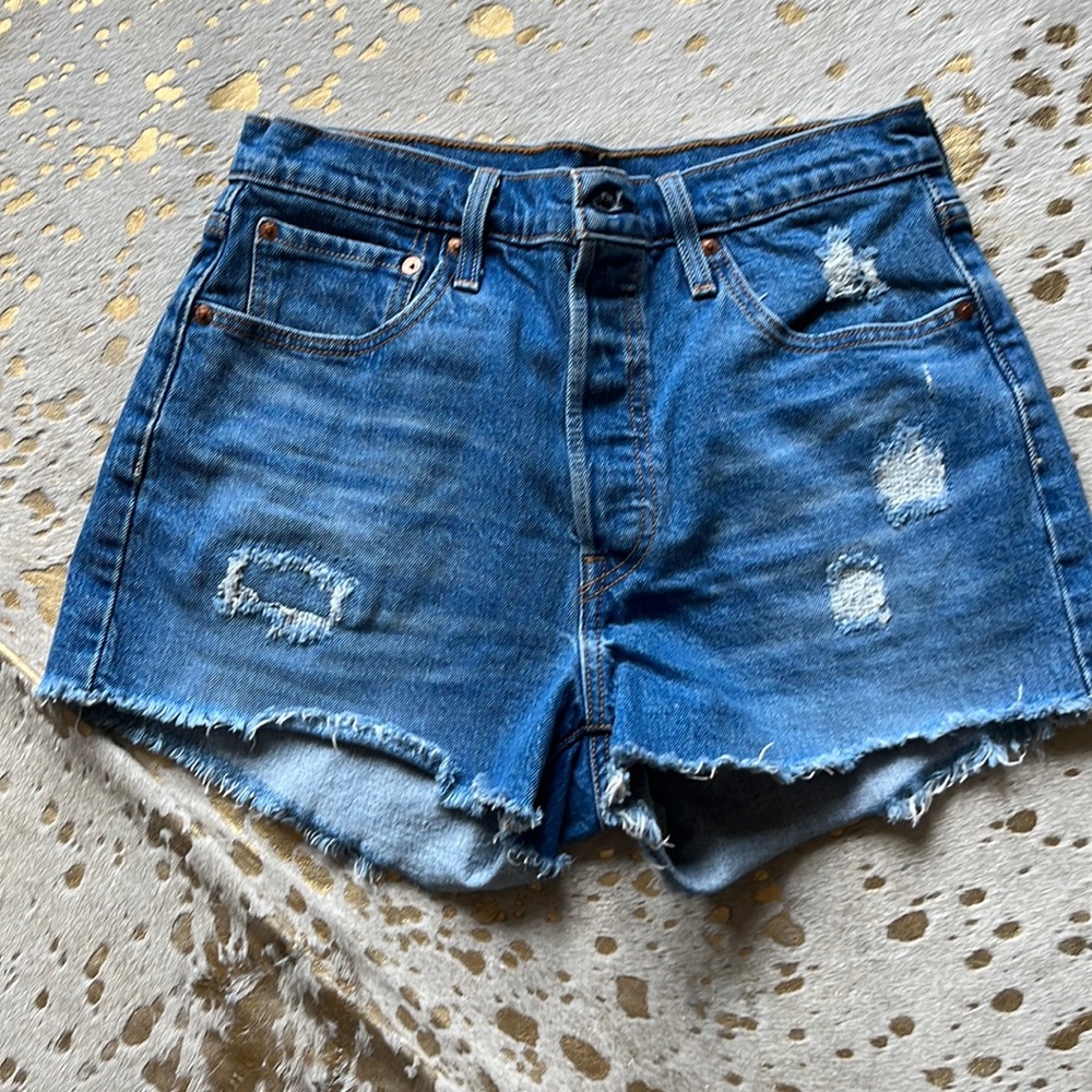 Levi shorts. New without tags